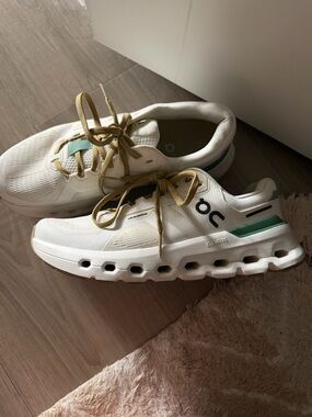 On Running Women’s Cloudswift Athletic Shoes in White with Teal Accents